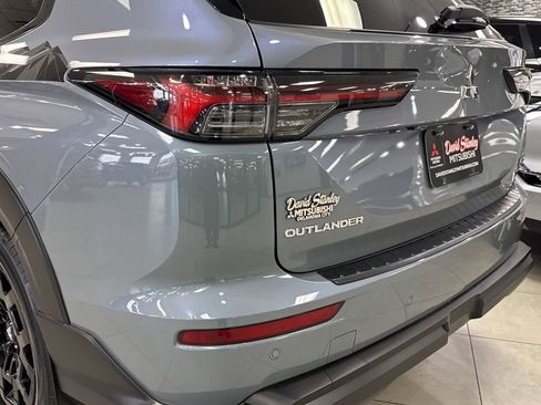 New 2026 Mitsubishi Outlander AWD image 47