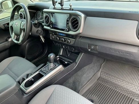 Used 2022 Toyota Tacoma SR5 w/ Technology Package AWD/4WD image 19