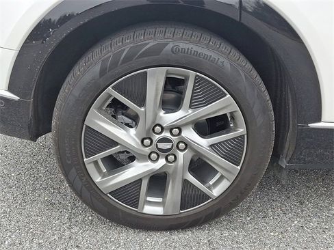 Certified 2025 Cadillac Optiq Luxury 2 w/ LPO, Floor Liner Package image 7