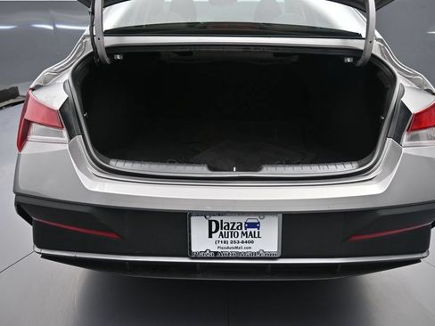 Certified 2024 Hyundai Elantra SEL FWD image 21