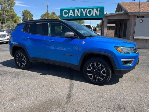 Used 2018 Jeep Compass Trailhawk w/ Leather Interior Group AWD/4WD image 2
