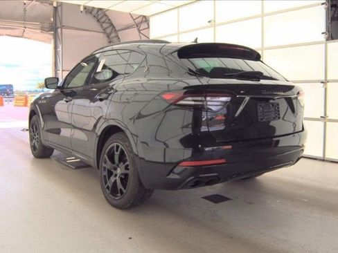 Used 2022 Maserati Levante GT AWD/4WD image 4