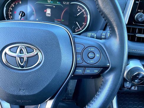 Used 2024 Toyota RAV4 XLE Premium image 17