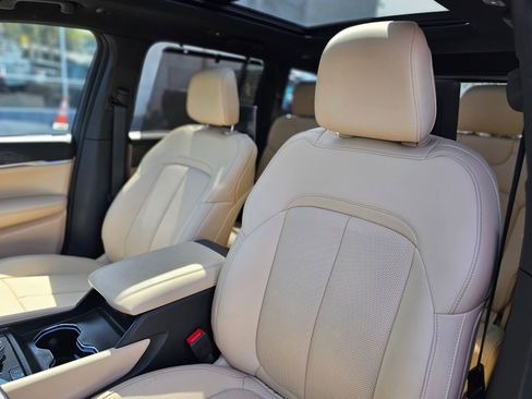 Used 2023 Jeep Grand Cherokee 4WD 4xe w/ Luxury Tech Group II image 22