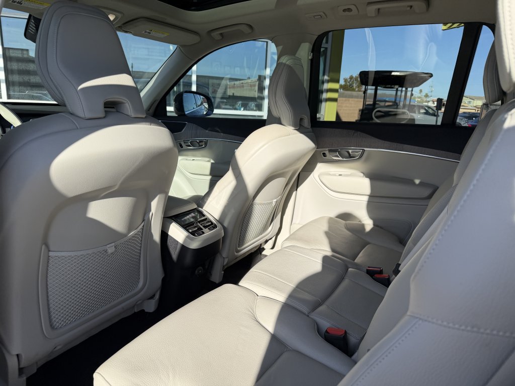 Used 2023 Volvo XC90 B6 Plus w/ Protection Package Premier AWD/4WD image 35