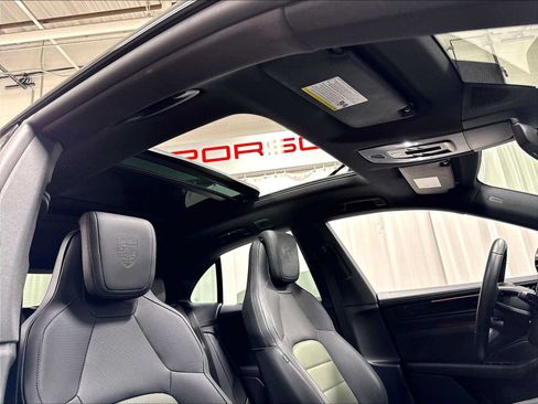 Used 2026 Porsche Macan 4S Electric AWD/4WD image 26