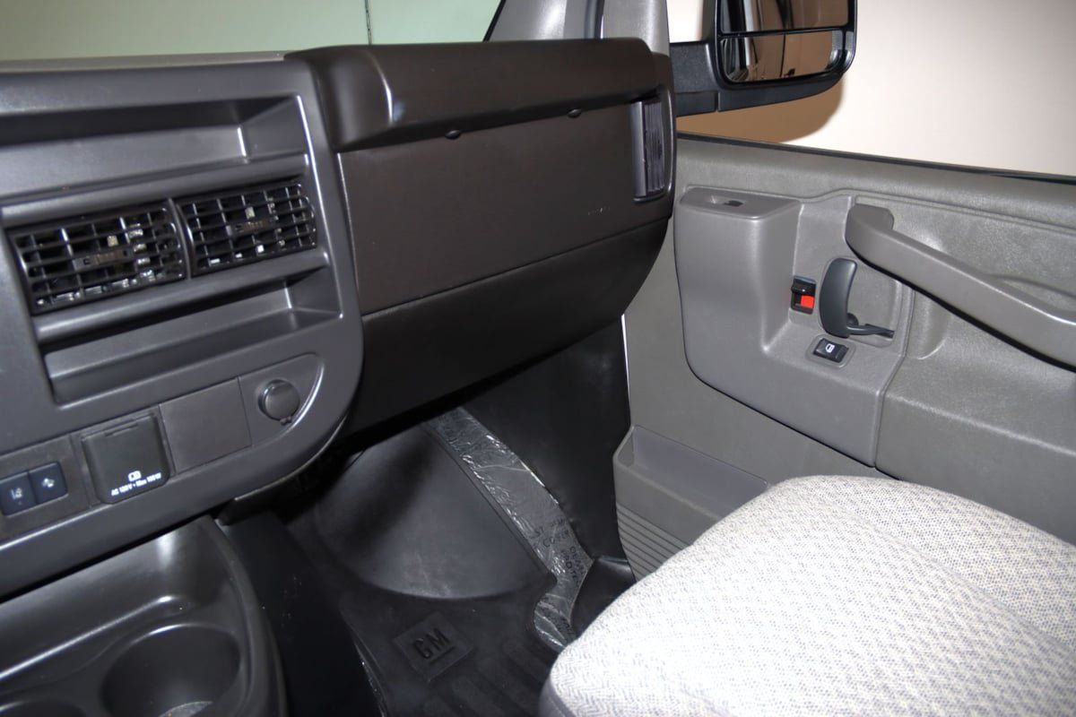 Used 2025 Chevrolet Express 3500 LT w/ LT Preferred Equipment Group RWD image 46