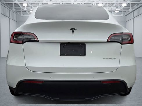 Used 2021 Tesla Model Y Long Range image 5