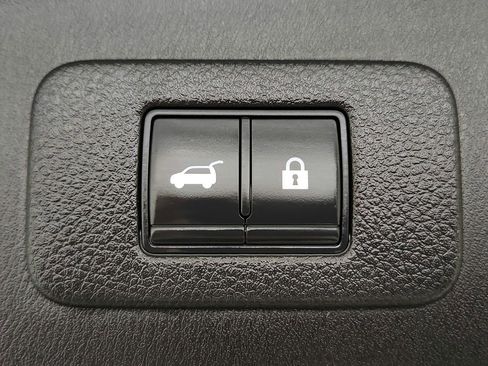 Used 2021 Nissan Armada Platinum w/ Captain's Chairs Package image 40