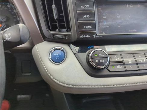 Used 2018 Toyota RAV4 LE Plus image 22