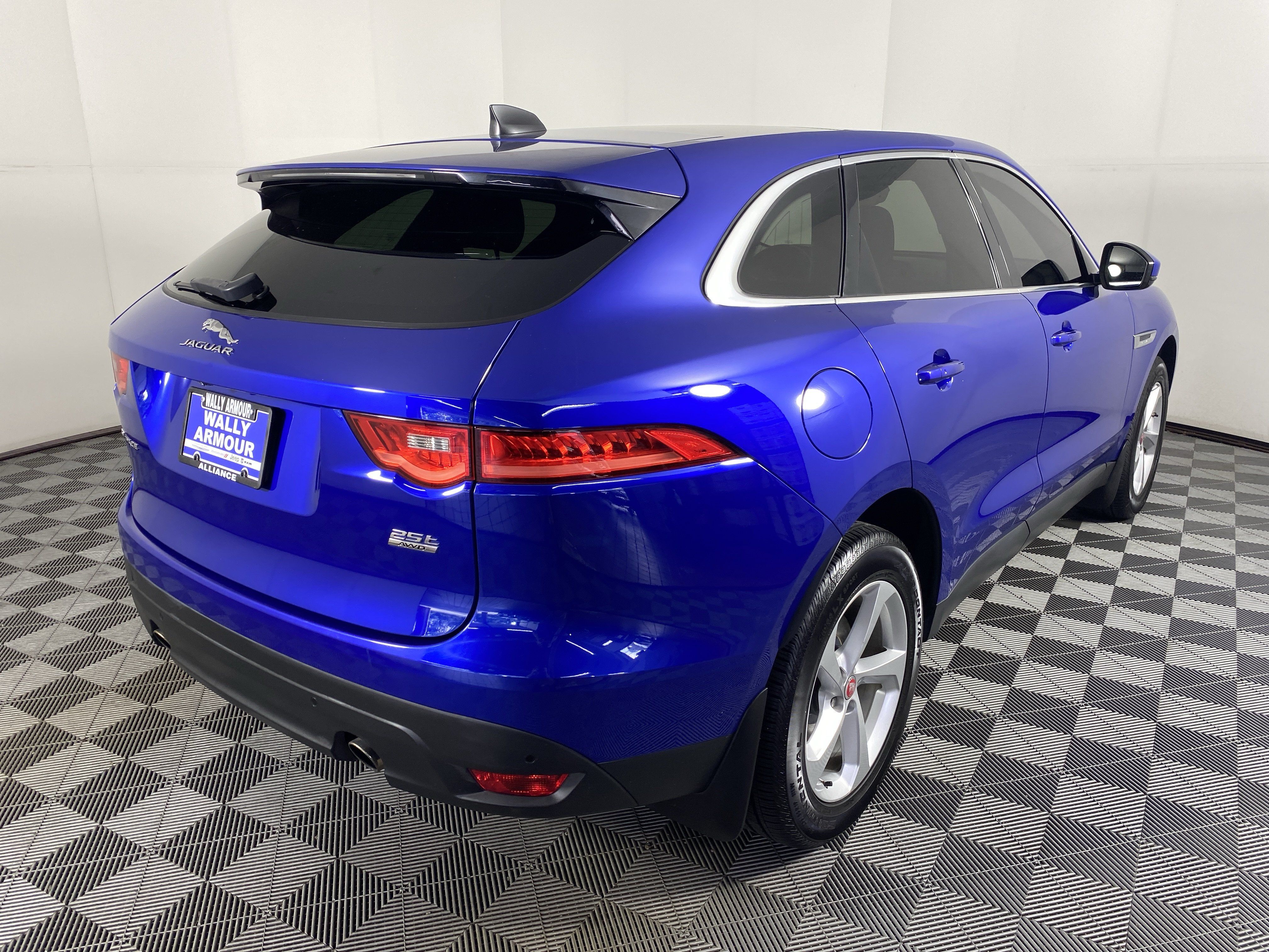 Used 2020 Jaguar F-PACE Premium AWD/4WD image 9