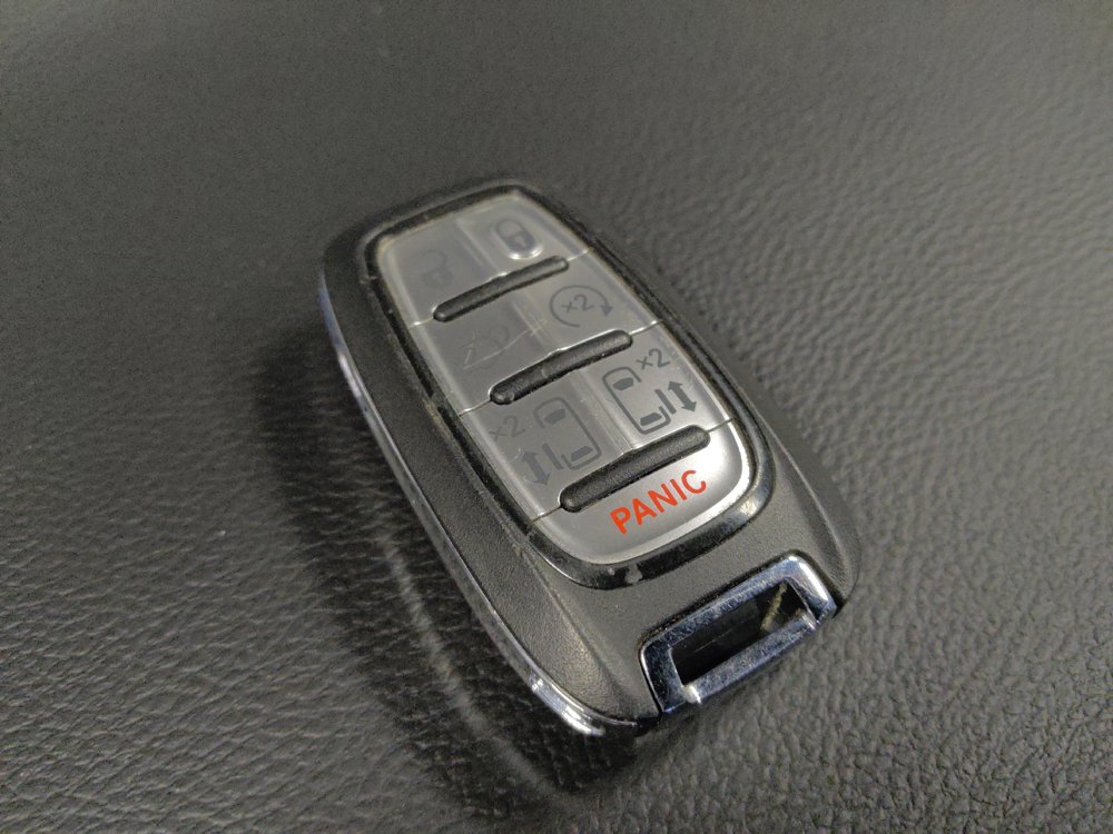 Used 2024 Chrysler Pacifica Touring-L FWD image 32