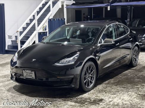 Used 2018 Tesla Model 3 Long Range image 3