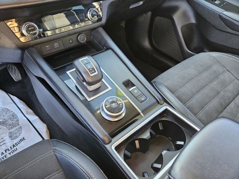 Used 2024 Mitsubishi Outlander SE image 23