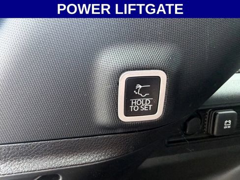 Used 2025 Jeep Grand Cherokee Altitude RWD image 14