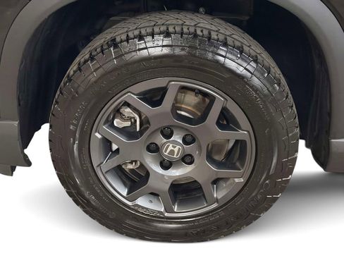Used 2025 Honda Pilot TrailSport image 15