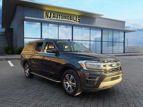 Used 2023 Ford Expedition Max Limited image 1