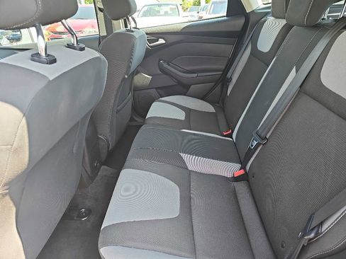 Used 2012 Ford Focus SE image 39