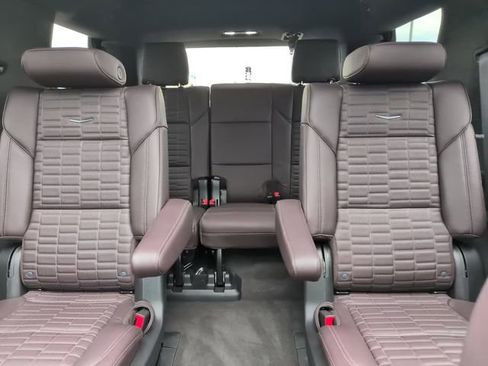 Certified 2024 Cadillac Escalade Sport Platinum w/ LPO, ONYX Package AWD/4WD image 22