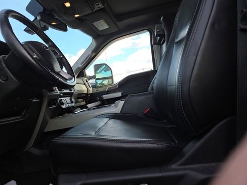 Used 2017 Ford F250 Lariat w/ Lariat Ultimate Package image 9