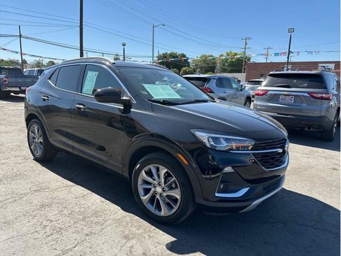 Used 2022 Buick Encore GX Essence w/ Experience Buick Package FWD image 5