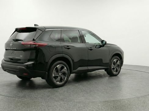 Used 2025 Nissan Rogue SV image 9