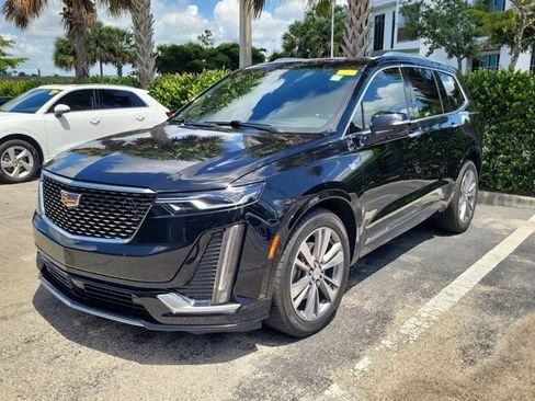 Used 2020 Cadillac XT6 Premium Luxury FWD image 2