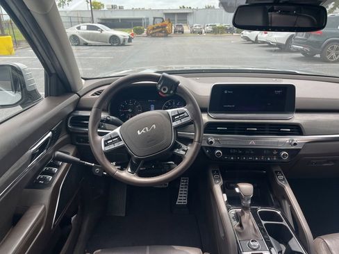 Used 2022 Kia Telluride SX w/ Nightfall Edition Package AWD/4WD image 4