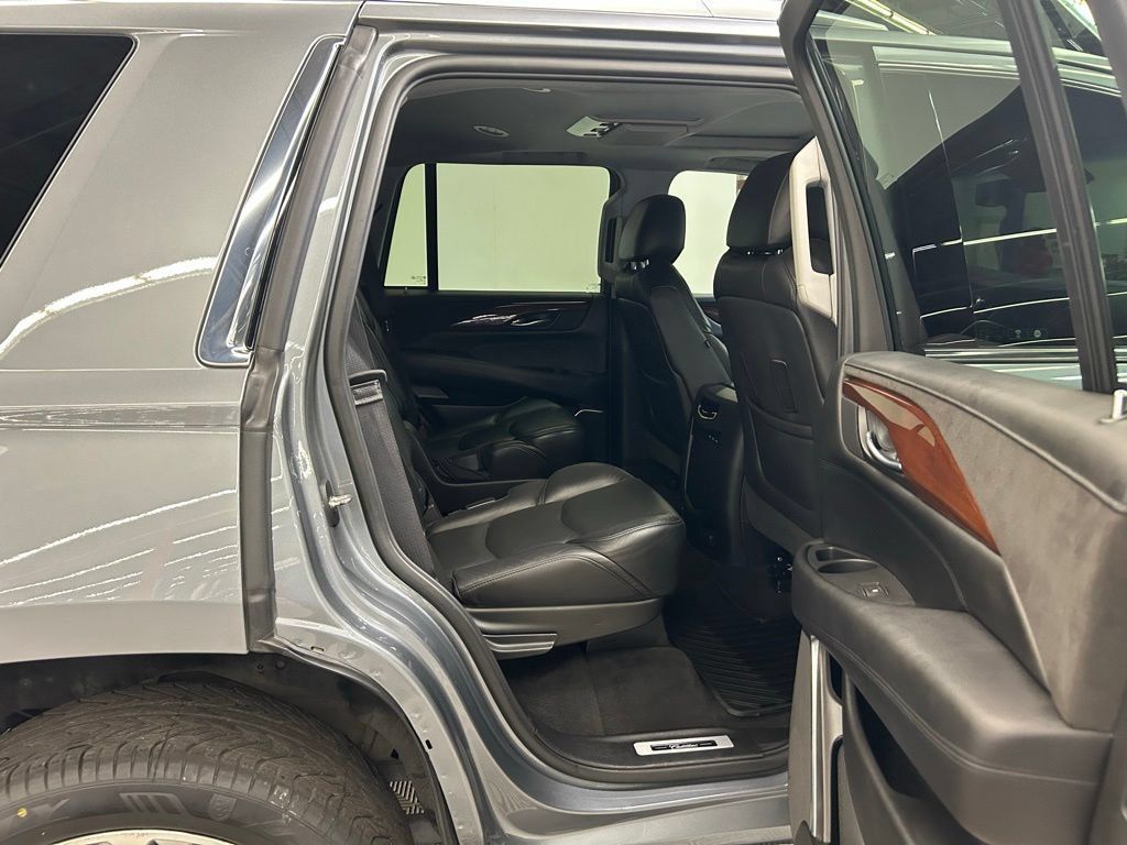 Used 2019 Cadillac Escalade Premium Luxury RWD image 14