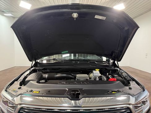 Used 2022 RAM 1500 Limited w/ Body-Colour Bumper Group AWD/4WD image 19
