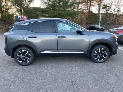 New 2026 Nissan Kicks SV image 8