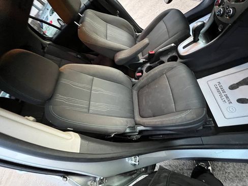 Used 2015 Chevrolet Trax LT FWD image 12