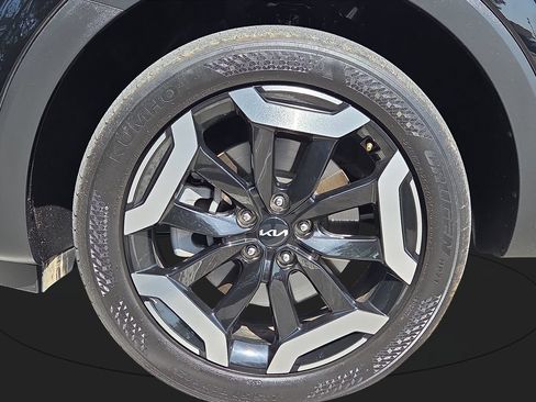 Used 2025 Kia Telluride S FWD image 9