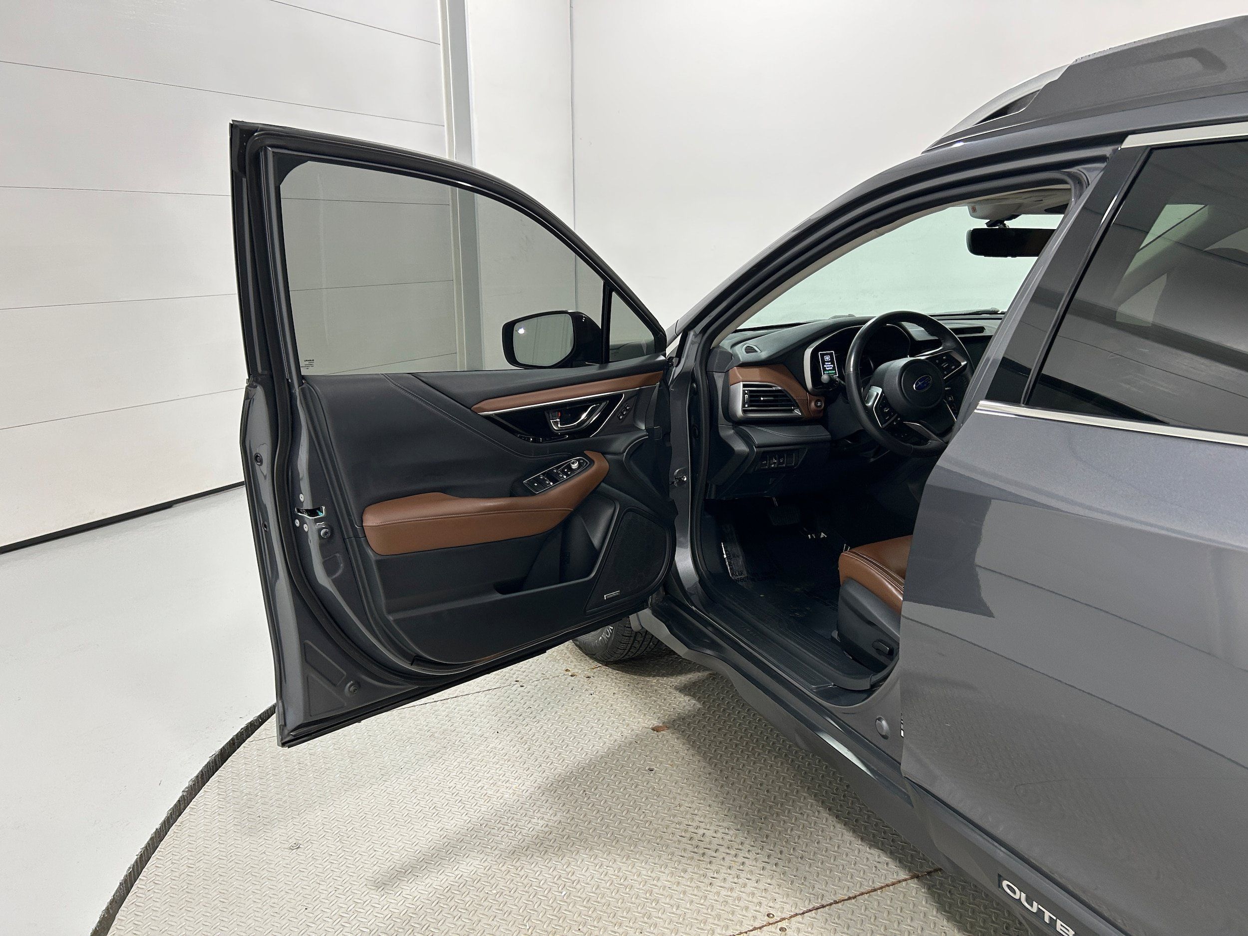 Used 2020 Subaru Outback Touring XT AWD/4WD image 23