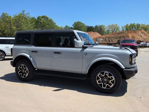 New 2026 Ford Bronco Outer Banks AWD/4WD image 2