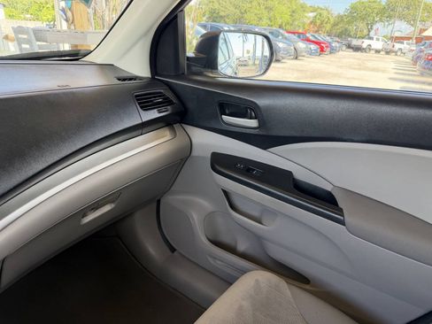 Used 2014 Honda CR-V LX image 12