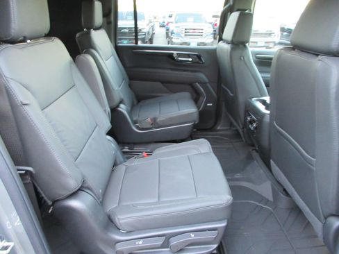 New 2026 Chevrolet Suburban LT w/ Comfort Package image 19