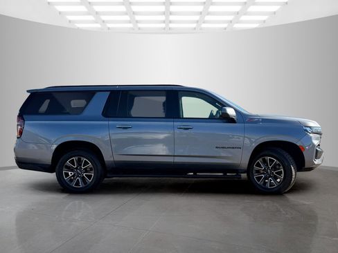 Used 2022 Chevrolet Suburban Z71 image 4