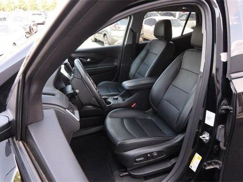 Used 2024 GMC Terrain SLT image 9