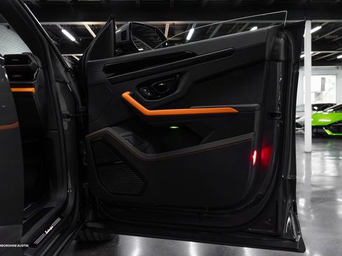 New 2025 Lamborghini Urus SE image 47
