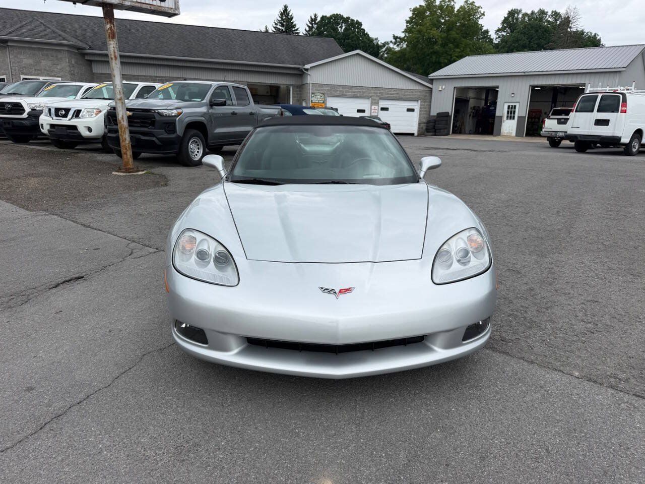 Used 2011 Chevrolet Corvette Convertible w/ Preferred Equipment Group RWD image 8