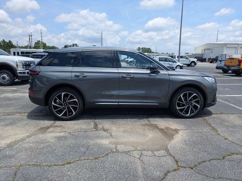 Certified 2023 Lincoln Corsair Reserve FWD image 3