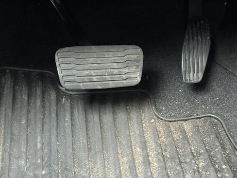 Used 2025 Chevrolet Silverado 1500 LT image 41