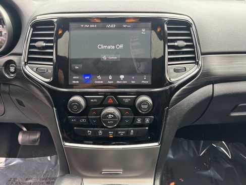 Used 2020 Jeep Grand Cherokee Altitude image 18