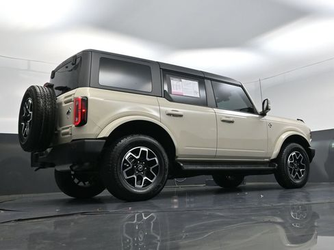 Used 2025 Ford Bronco Outer Banks image 20