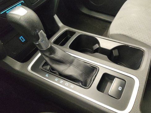 Used 2017 Ford Escape SE image 26