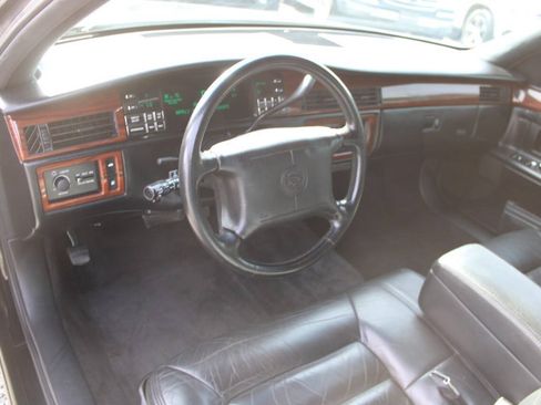 Used 1995 Cadillac De Ville Sedan FWD image 13