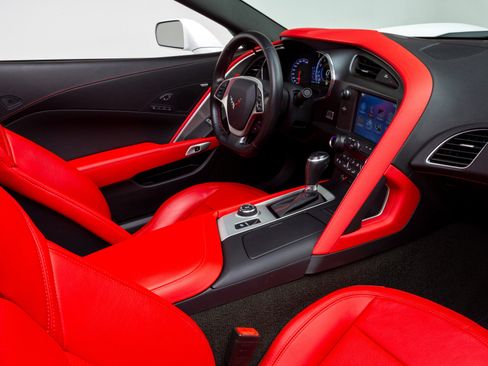 Used 2018 Chevrolet Corvette Stingray Coupe w/ 2LT Preferred Equipment Group image 35