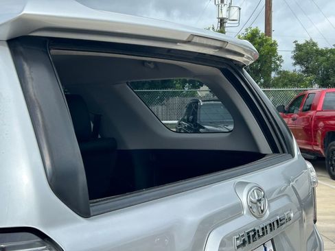 Used 2016 Toyota 4Runner SR5 RWD image 15