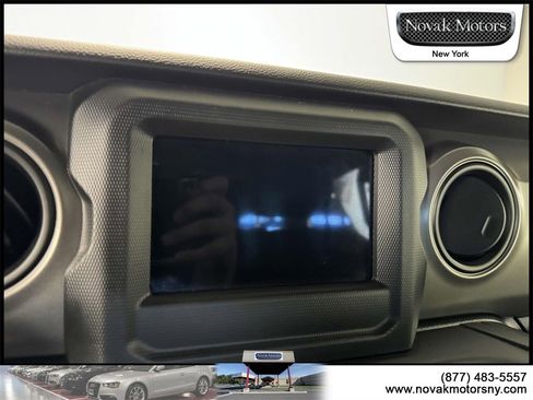 Used 2022 Jeep Wrangler Unlimited Sport image 21